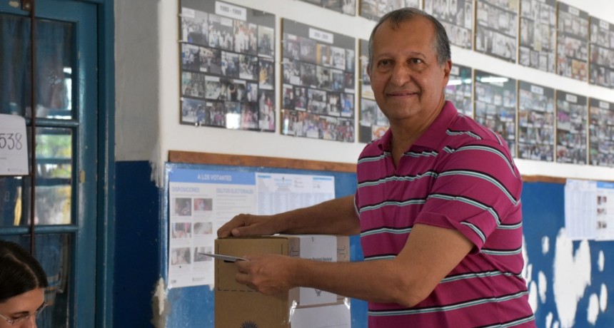 EL INTENDENTE PAPP EMITIÓ SU VOTO Y DESTACÓ LA JORNADA DEMOCRÁTICA