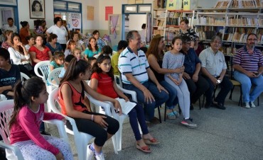 LA BIBLIOTECA MUNICIPAL INVITA A LA ENTREGA DE CERTIFICADOS DE CURSOS DE CAPACITACIÓN