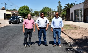 EL INTENDENTE PAPP SUPERVISÓ OBRAS DE BACHEO Y RIPIADO DE CALLES EN VILLA ÁNGELA