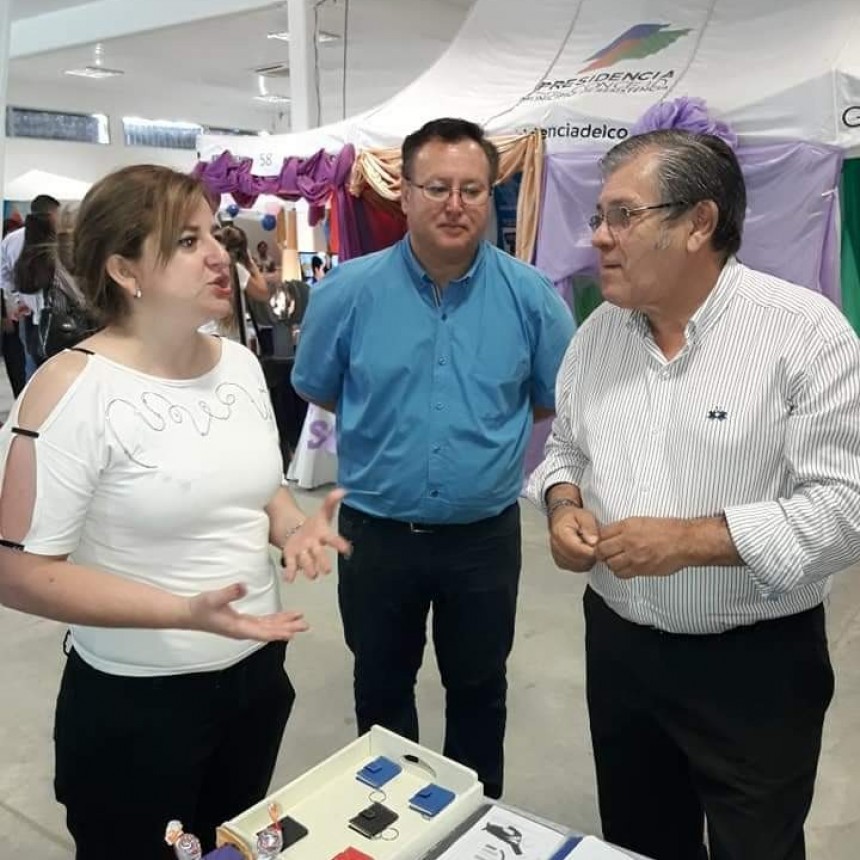 ALUMNOS Y DOCENTES DE VILLA ÁNGELA PARTICIPARON DE LA PRIMERA MUESTRA PROVINCIAL DE LA UEGP N°172 “GOBERNADOR DEOLINDO F. BITTEL” EN RESISTENCIA