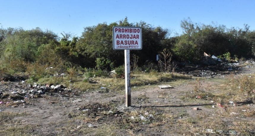 EL MUNICIPIO CONTINÚA CON LA LIMPIEZA DE BASURALES A CIELO ABIERTO