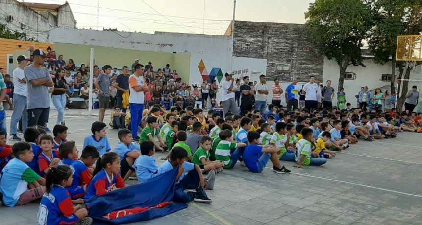 MÁS DE 500 NIÑOS EN LA ENTREGA DE PREMIOS DE LA LIGA COMUNITARIA DE FÚTBOL