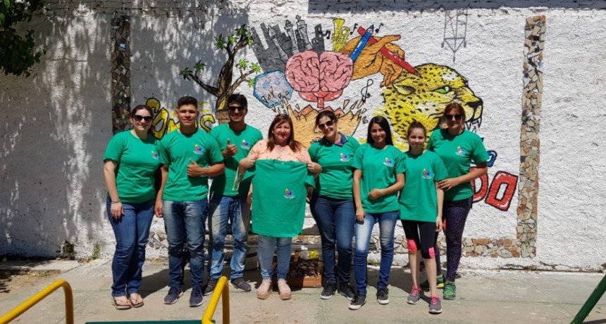 CON APOYO MUNICIPAL, ALUMNOS DE LA EES N° 114 REALIZARON UN MURAL