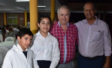 EL INTENDENTE PAPP PARTICIPÓ DEL ACTO ESCOLAR DONDE SE DESTACÓ A NIÑOS DEL PEQUEÑO HOGAR N°4