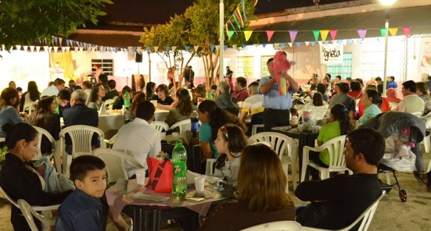 LA ESCUELA MUNICIPAL DE FOLCLORE AGRADECIÓ EL  ACOMPAÑAMIENTO AL  “PATIO LA TRASNOCHERA”