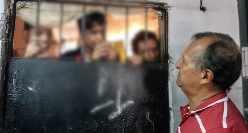 PAPP VISITÓ A LOS INTERNOS ALOJADOS EN LA ALCALDÍA Y LOS INVITÓ A REFLEXIONAR SOBRE SUS ERRORES